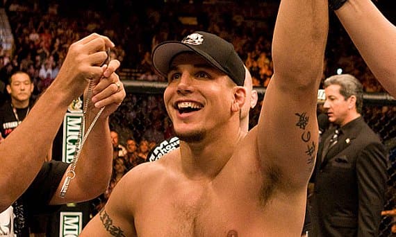 Топ-5 самых быстрых сабмишенов в тяжелом весе UFC