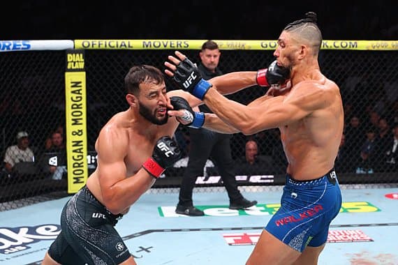 Доминик Рейес одержал скучную победу над Джонни Уокером на UFC 327