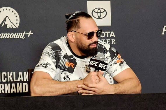 Мишель Перейра намерен опротестовать поражение на UFC Baku из-за спорного судейства