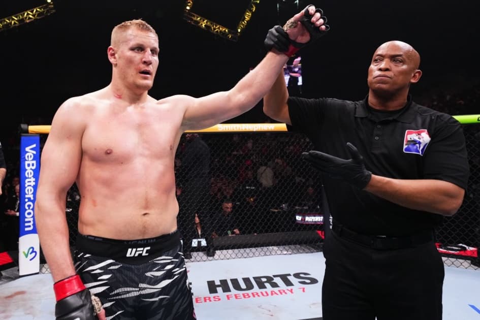 Сергей Павлович поделился видео подготовки к UFC Fight Night 277 в Макао