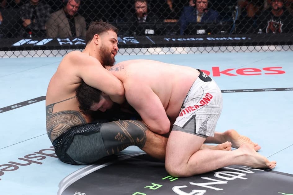 Тай Туиваса уступил Луи Сазерленду, продлив серию поражений в UFC до семи