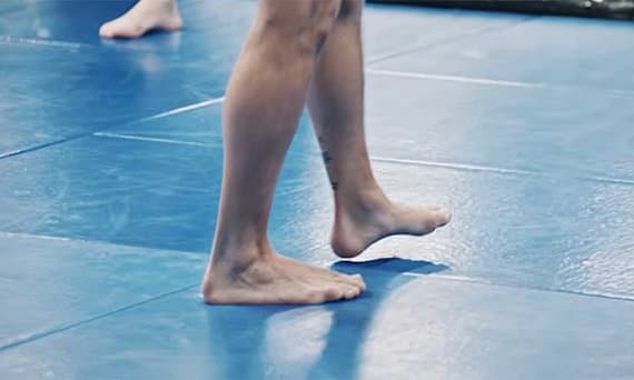 UFC показал кадры травмы Макгрегора, из-за которой сорвался бой с Чендлером
