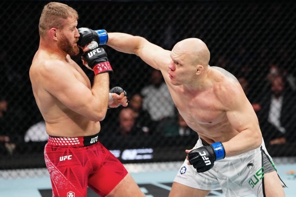 Ян Блахович вынужден отказаться от реванша с Богданом Гуськовым на UFC 328 из-за травмы колена